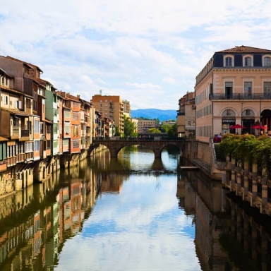 Castres, maisons sur l'Agout